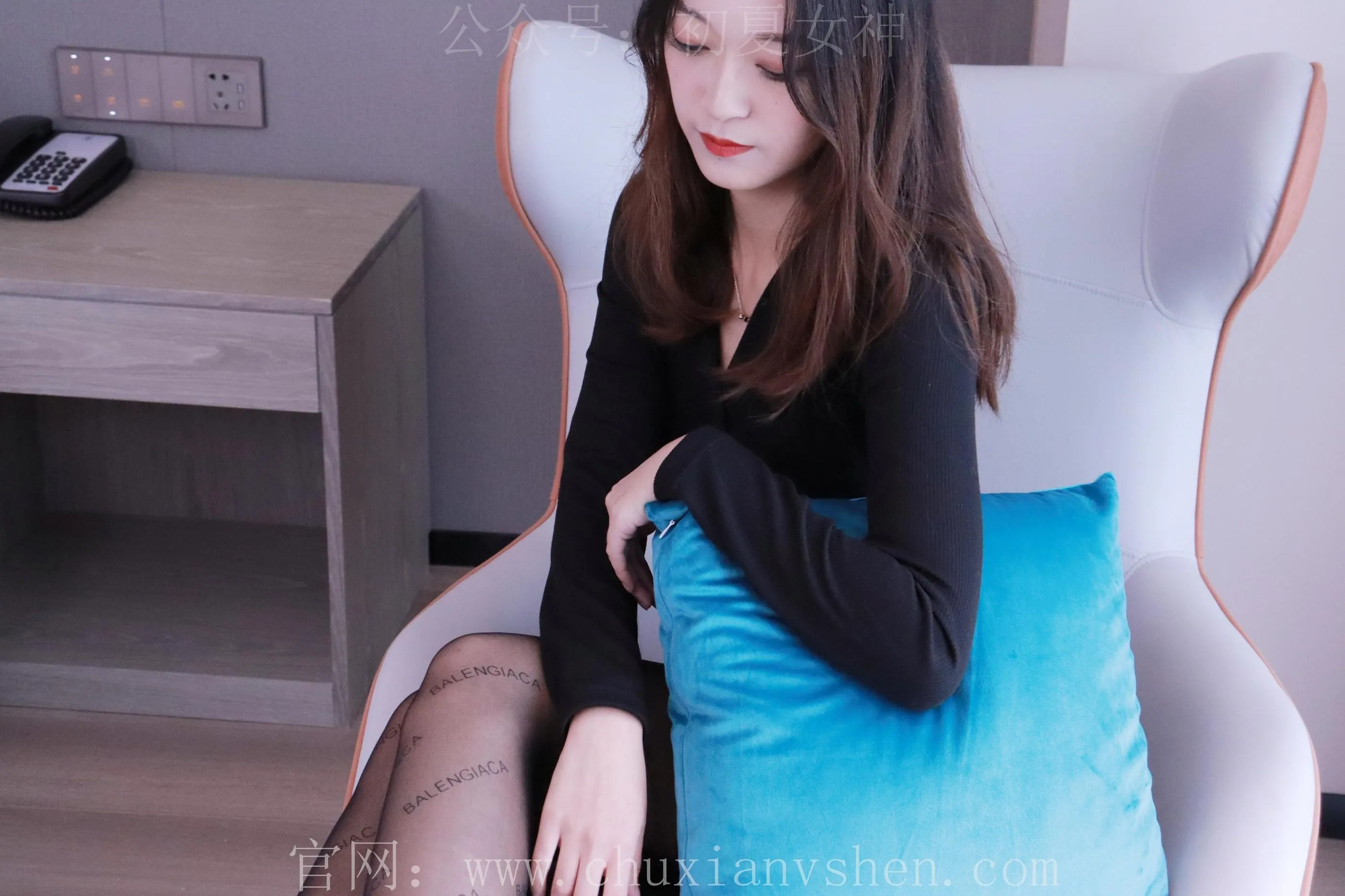 初夏女神 NO.013 依依黑色瘦身连衣裙搭小黑皮鞋 [146P]插图6